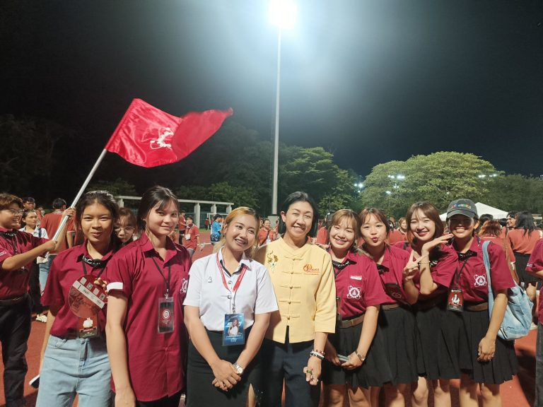 The Student Club of the Faculty of Technology, Khon Kaen University, led new students to participate in the activity “San Sai Yai Phueng Phan Su Khwan Luk Phra That” (First Meeting for KKU Freshmen 2025), a traditional Bai Sri Su Khwan welcoming ceremony for the 62nd generation of new KKU students.
