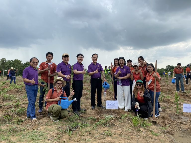 The Faculty of Technology, Khon Kaen University, participated in the ‘KKU Unites Temples and Communities’ activity by planting 8,000 Siamese rosewood trees in honor of Her Majesty Queen Suthida Bajrasudhabimalalakshana for the year 2025.
