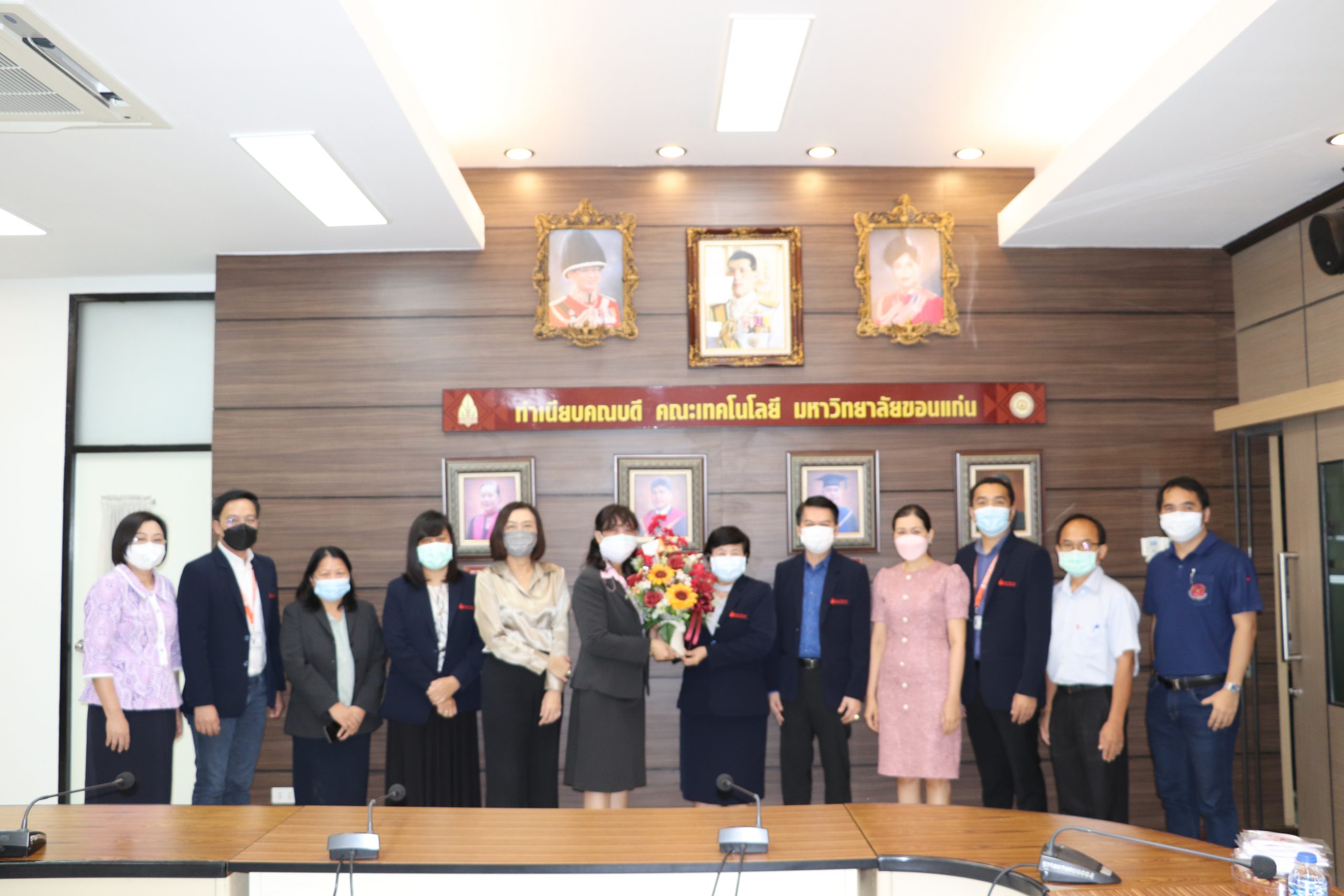 คณะศึกษาศาสตร์ มหาวิทยาลัยขอนแก่น ร่วมแสดงความยินดีกับคณบดีและทีมผู้บริหารของคณะเทคโนโลยี