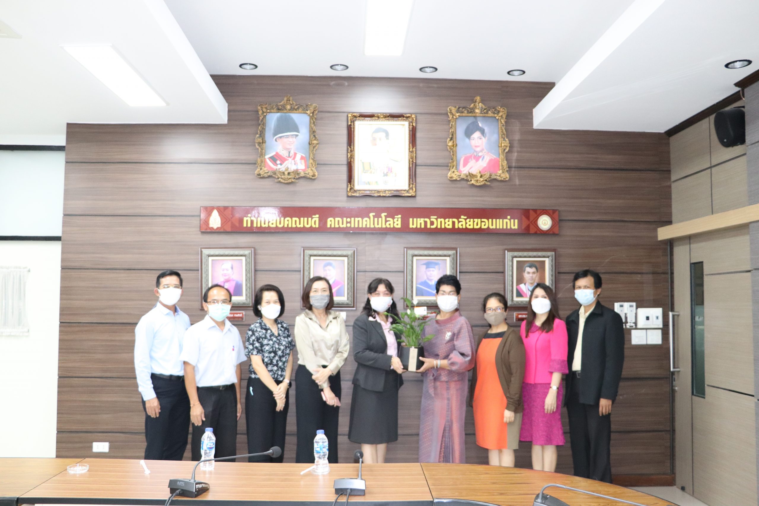 คณะเกษตรศาสตร์ มหาวิทยาลัยขอนแก่น ร่วมแสดงความยินดีกับคณบดีและทีมผู้บริหารของคณะเทคโนโลยี