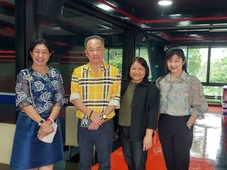คณะเทคโนโลยี มหาวิทยาลัยขอนแก่น และศูนย์เคเคยู เอนเตอร์ไพรส์ ประชุมหารือความร่วมมือกับบริษัท โฟกัสแอดเวอร์ไทซิ่ง จำกัด ผู้ดำเนินการสนามแข่งขัน Esports แห่งแรกของภาคตะวันออกเฉียงเหนือ เพื่อส่งเสริมนโยบายขอนแก่นสมาร์ทซิตี้ (Khon Kaen University’s Faculty of Technology and KKU Enterprise Center Hold Collaboration Meeting with Focus Advertising Co., Ltd., Operator of the First Esports Arena in Northeastern Thailand, to Promote Khon Kaen Smart City Policy)