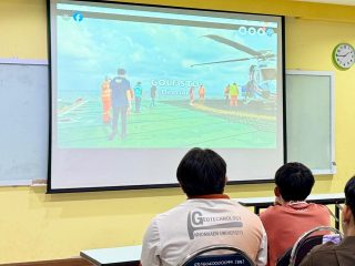 คณะเทคโนโลยี มข. ให้การต้อนรับ บริษัท DHI service (Thailand) Limited ในเครือบริษัท Excellence Logging (Exlog) โดยทางบริษัทได้มาจัดกิจกรรมแนะนำบริษัทและแนะนำอาชีพ mudlogger พร้อมทั้งรับสมัครงานให้กับนักศึกษาชั้นปีที่ 4 ของสาขาวิชาเทคโนโลยีธรณี (The Faculty of Technology, Khon Kaen University, welcomed DHI Service (Thailand) Limited, a subsidiary of Excellence Logging (Exlog). The company held an event to introduce the company and the profession of mudlogger, as well as to recruit fourth-year students from the Department of Geological Technology)