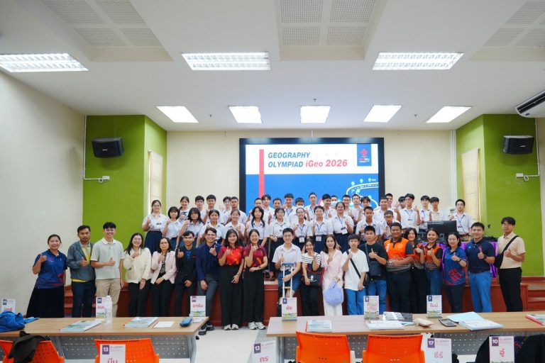อาจารย์คณะเทคโนโลยี มข. ร่วมถ่ายทอดองค์ความรู้ในค่ายโอลิมปิกวิชาการ สอวน. สาขาภูมิศาสตร์ ประจำปี 2026