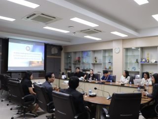 คณะเทคโนโลยี มข. ร่วมกับ คณะวิศวกรรมศาสตร์ มข.  ร่วมจัดทำการจัดการหลักสูตรมากกว่าหนึ่งปริญญา ในระดับปริญญาตรีและระดับบัณฑิตศึกษา