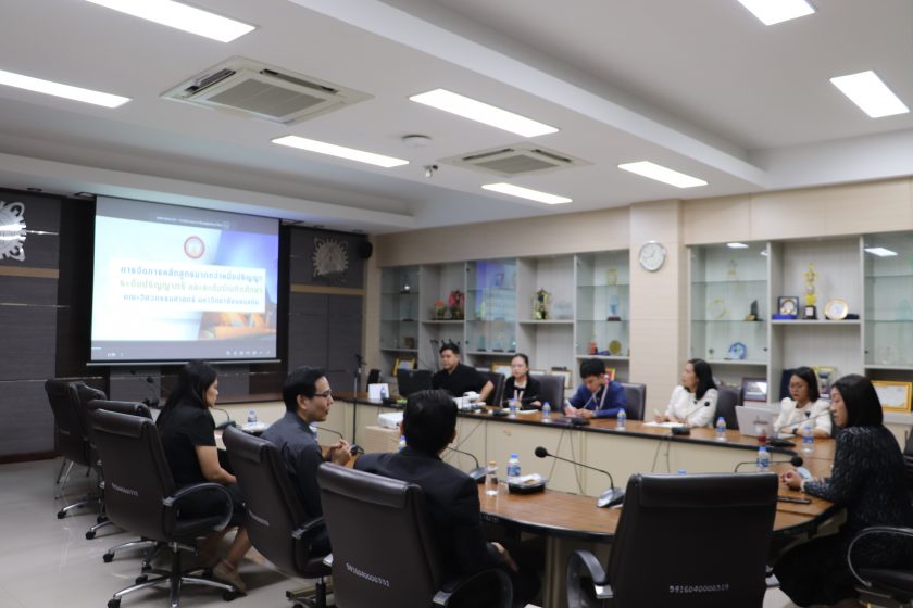 คณะเทคโนโลยี มข. ร่วมกับ คณะวิศวกรรมศาสตร์ มข.  ร่วมจัดทำการจัดการหลักสูตรมากกว่าหนึ่งปริญญา ในระดับปริญญาตรีและระดับบัณฑิตศึกษา